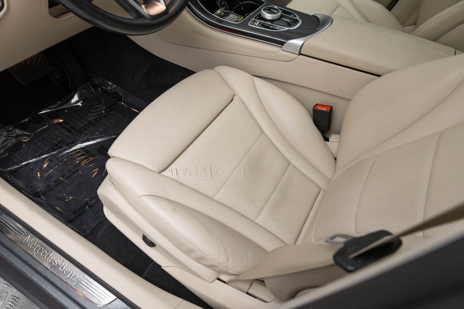 Used 2018 Mercedes-Benz GLC 300 4MATIC image 26