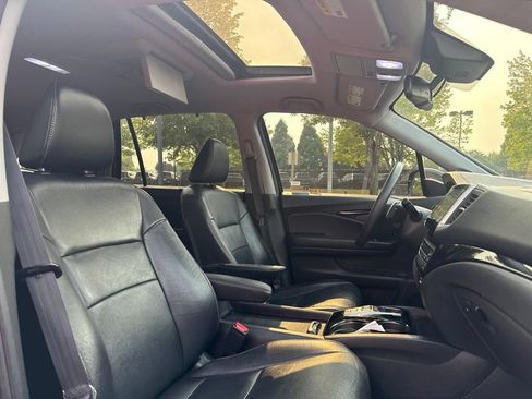 Used 2017 Honda Pilot Touring image 26