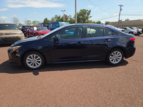 Certified 2026 Toyota Corolla LE w/ LE Premium Package FWD image 6