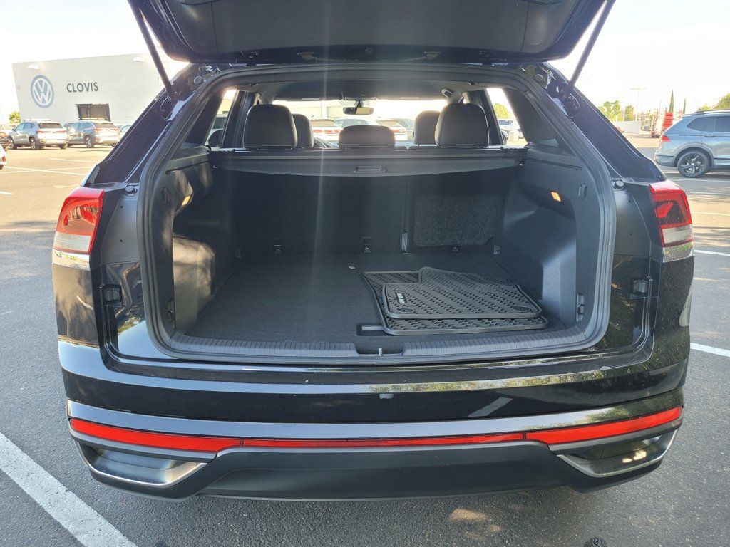 Used 2023 Volkswagen Atlas Cross Sport SE AWD/4WD image 27