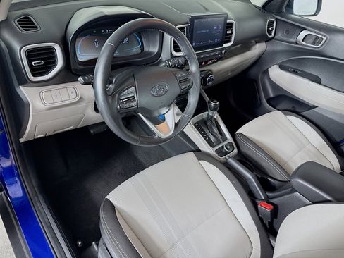 Used 2023 Hyundai Venue SEL w/ Cargo Package FWD image 8