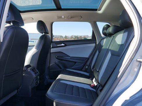 Used 2022 Volkswagen Taos SEL image 14