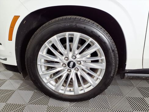 Certified 2025 Cadillac Escalade Premium Luxury w/ Touring Package image 7