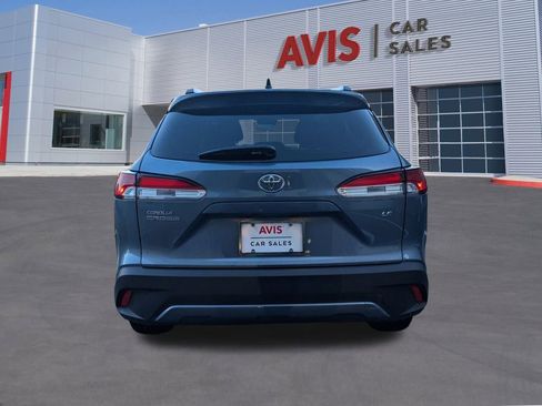 Used 2025 Toyota Corolla Cross LE image 7