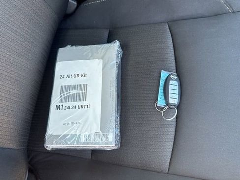 Used 2024 Nissan Altima 2.5 SV image 16