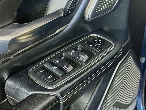 Used 2019 RAM 1500 Limited image 18