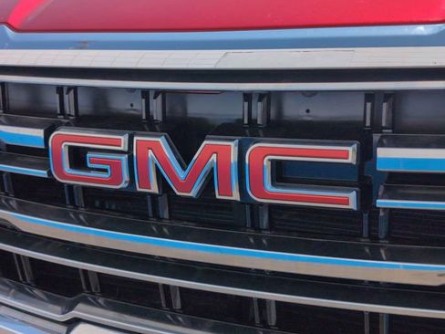 Certified 2024 GMC Yukon XL SLT RWD image 30