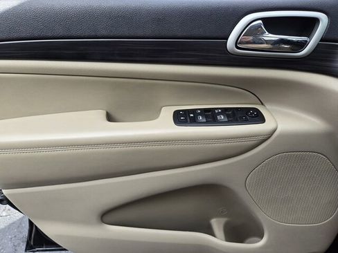 Used 2022 Jeep Grand Cherokee Laredo E w/ Security & Convenience Group image 33