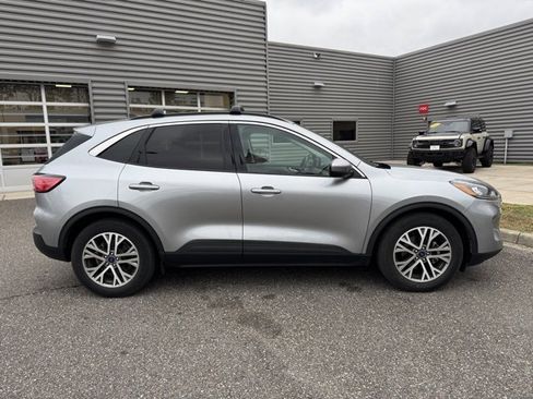 Certified 2022 Ford Escape SEL w/ Technology Package image 2