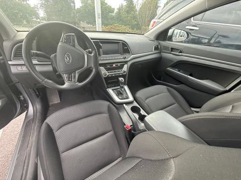 Used 2017 Hyundai Elantra Value Edition FWD image 6