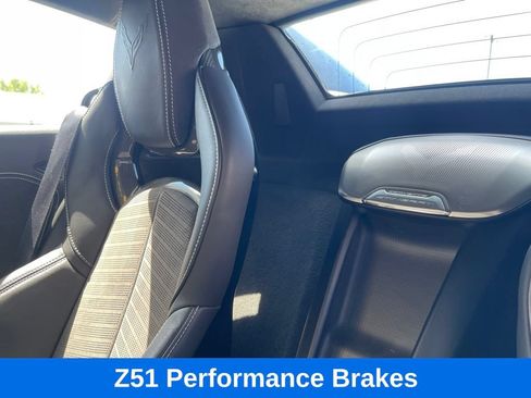 Used 2021 Chevrolet Corvette Stingray Premium Conv w/ Z51 Performance Package RWD image 19