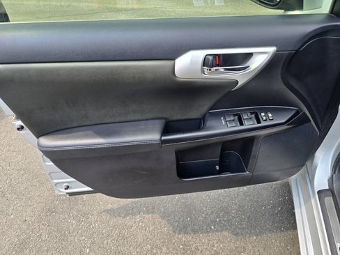 Used 2013 Lexus CT 200h w/ F Sport Pkg w/Nuluxe Trim FWD image 14