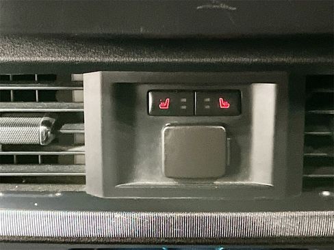 Used 2021 Ford F150 Platinum w/ FX4 Off-Road Package image 26