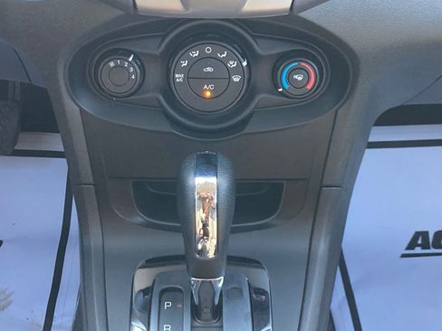Used 2013 Ford Fiesta SE FWD image 12