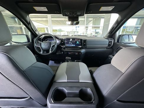 Used 2024 Chevrolet Silverado 1500 ZR2 w/ Technology Package AWD/4WD image 21