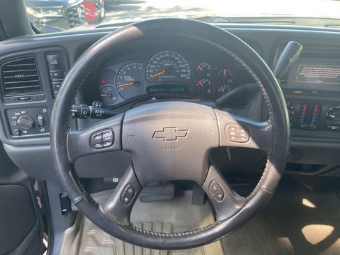 Used 2007 Chevrolet Silverado 2500 LT w/ Skid Plate Package AWD/4WD image 12
