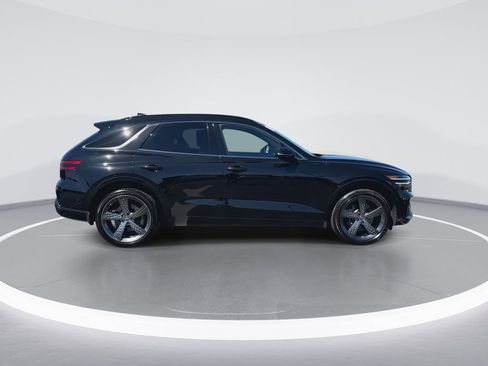 Used 2025 Genesis GV70 2.5T w/ Sport Prestige Package AWD/4WD image 9