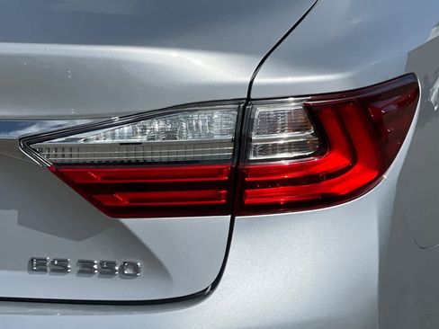 Used 2016 Lexus ES 350 w/ Premium Package w/Wood Trim FWD image 31