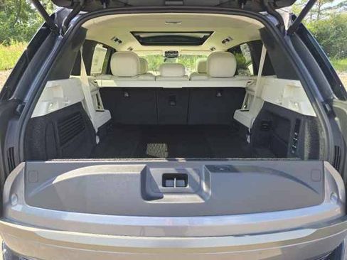 New 2027 Land Rover Range Rover Long Wheelbase SE AWD/4WD image 12