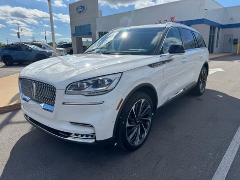 Used 2022 Lincoln Aviator Reserve w/ Equipment Group 201A AWD/4WD image 4
