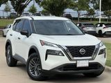 Used 2021 Nissan Rogue S image 2