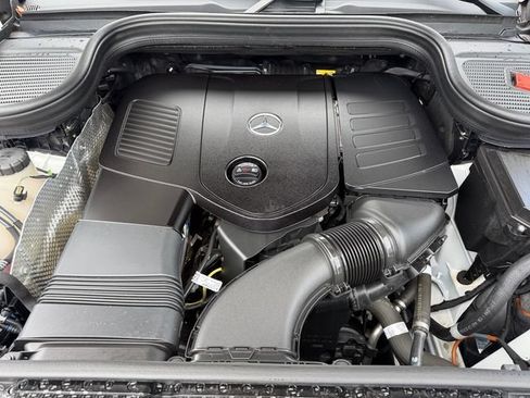 Used 2025 Mercedes-Benz GLE 350 4MATIC image 23