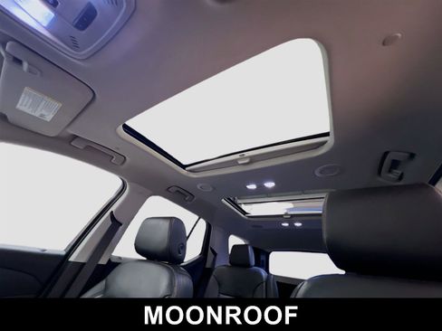 Used 2020 Chevrolet Traverse RS image 8