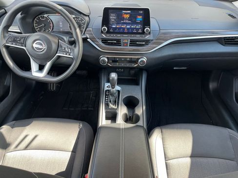 Used 2025 Nissan Altima 2.5 SV image 31