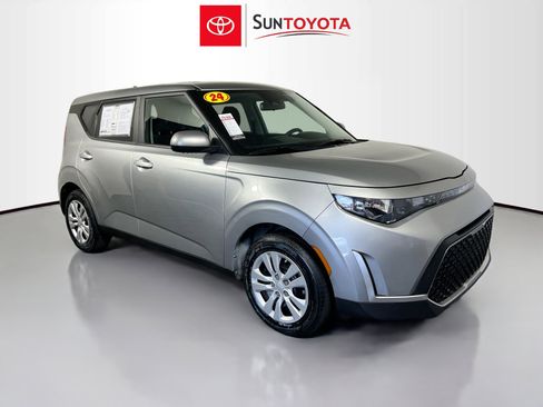 Used 2024 Kia Soul LX FWD image 1