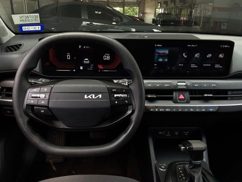 Used 2025 Kia K4 FWD image 13