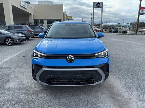 New 2026 Volkswagen Taos SE image 2