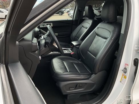 Used 2023 Ford Explorer Limited image 14