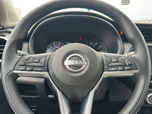 Used 2024 Nissan Kicks SV image 27