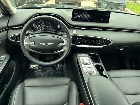 Used 2025 Genesis GV70 2.5T image 16