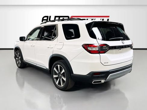 Used 2024 Honda Pilot Touring image 5