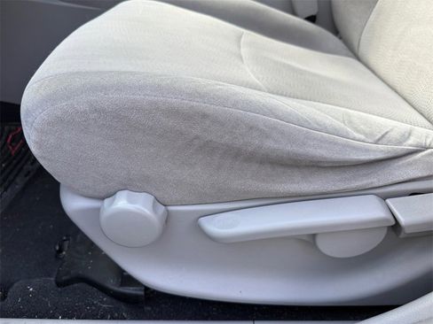 Used 2013 Toyota Highlander Plus w/ Cold Weather Pkg image 13