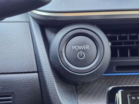 Certified 2026 Toyota Prius XLE FWD image 32