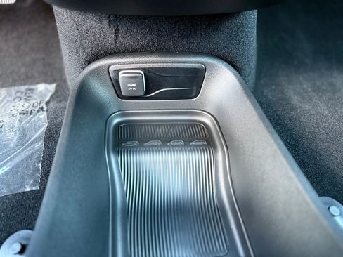 New 2026 Chrysler Pacifica Select image 26