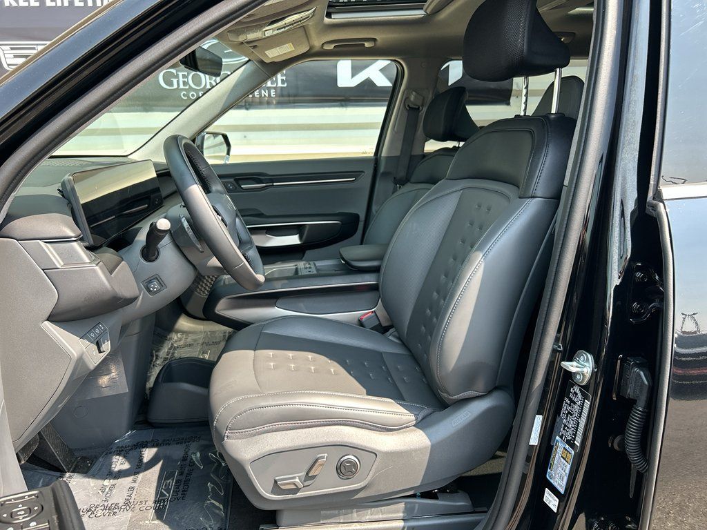 Certified 2026 Kia EV9 Wind AWD/4WD image 11