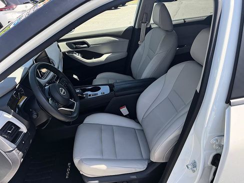Certified 2023 Nissan Rogue SV w/ SV Premium B Package FWD image 13