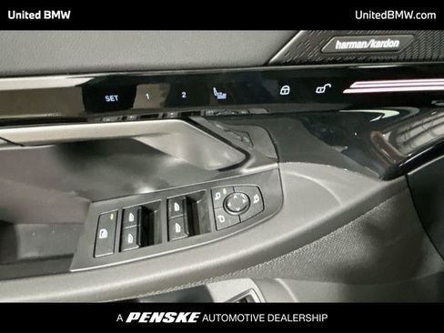 Used 2025 BMW 530i xDrive w/ Premium Package image 11