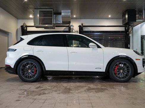 New 2026 Porsche Cayenne GTS AWD/4WD image 8