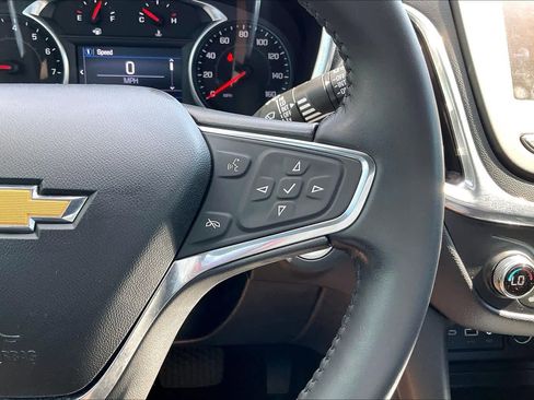 Used 2020 Chevrolet Equinox LT image 19