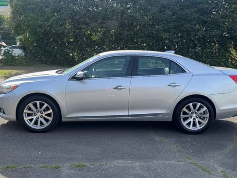 Used 2016 Chevrolet Malibu LTZ FWD image 5