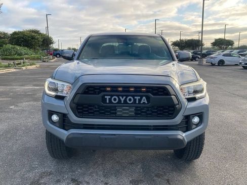 Used 2019 Toyota Tacoma TRD Off-Road AWD/4WD image 2
