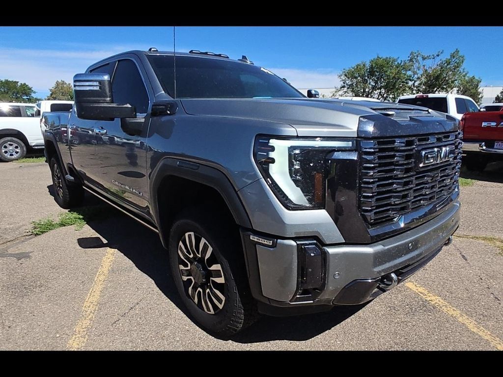 Used 2024 GMC Sierra 3500 Denali Ultimate AWD/4WD image 6