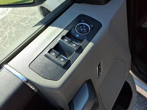 Used 2019 Ford F150 XLT w/ Equipment Group 301A Mid AWD/4WD image 10