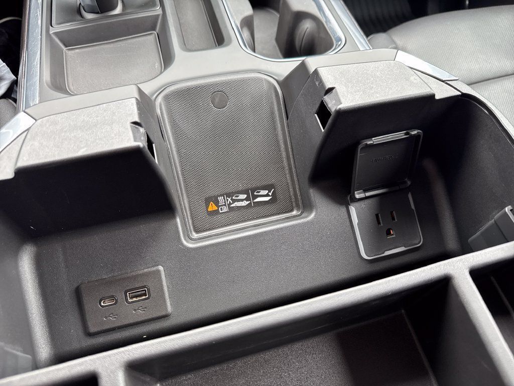 Certified 2023 Chevrolet Silverado 1500 LTZ AWD/4WD image 29