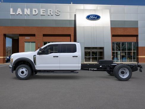 New 2026 Ford F450 XL w/ XL Chrome Package RWD image 3