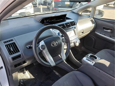 Used 2014 Toyota Prius V Two image 7